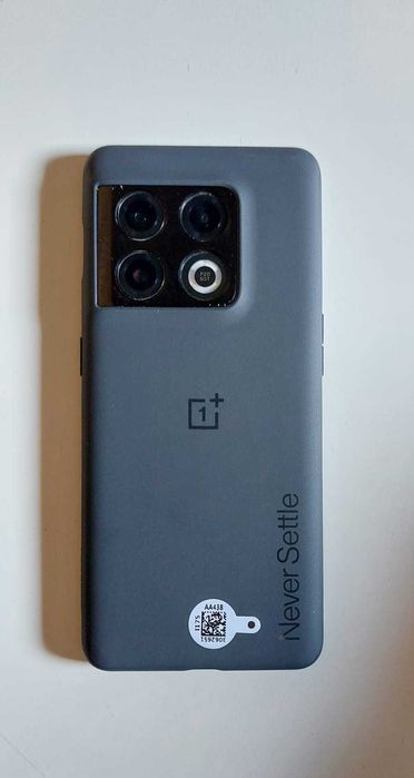 Oneplus 10 Pro - 128 GB + 8 GB + Extras (2 capas + protector ecrã)