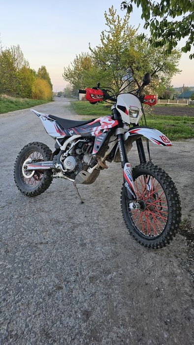 Husqvarna ТЕ 450 ендуро крос мотоцикл