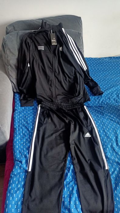Dres sportowy adidas, Turcja