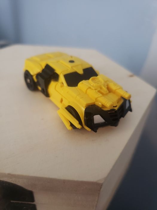 Auto zmieniający się na robota