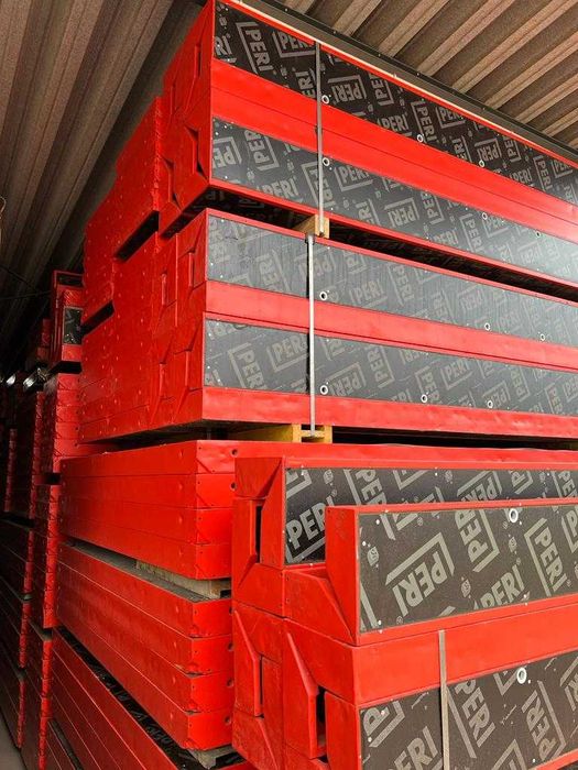 Szalunki ścienne Peri Trio 330