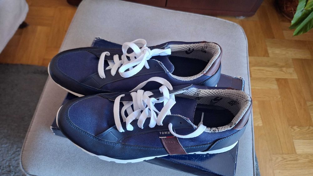 Buty sportowe, do pracy Tommy R. 42