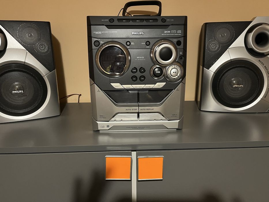 Mini wieża Philips fw M35