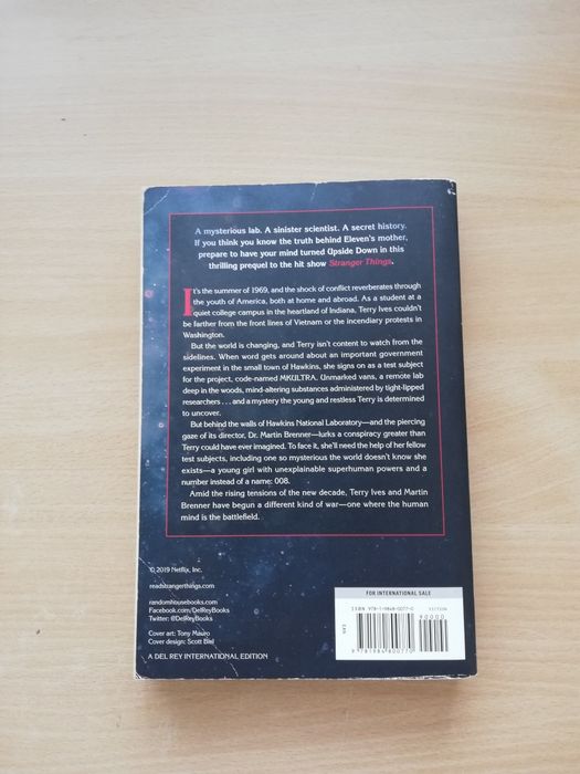 Livro "Suspicious Minds" de Gwenda Bond