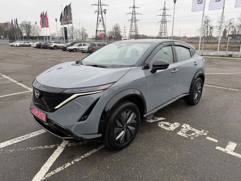 Свежопригнанный автомобиль,с минимальным повреждением,полноприводный ,состояние нового автомобиля,все вопросы по телефону,помощь при постановки на учет !