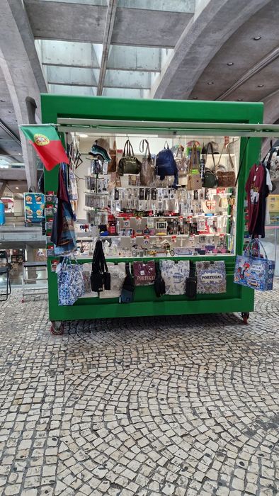 Quiosque localizado na Gare do Oriente