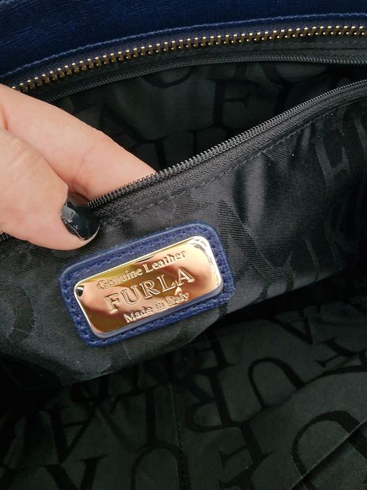 Mala Furla azul marinho