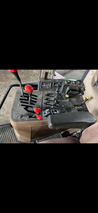 Трактор John Deere 6400