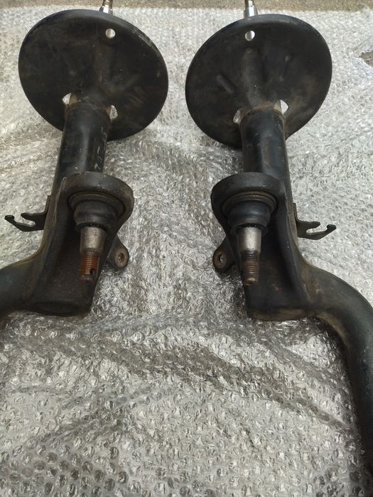 Продам амортизаторы на Тойота Селика ST202