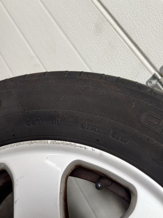 4 Jantes Originais Audi 15” 5x112 ET39 + 2 Pneus Michelin