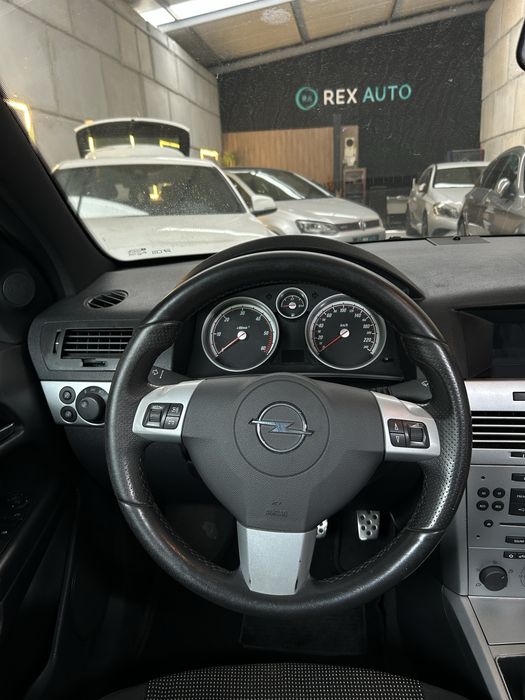 Opel Astra GTC 1.3 CDTI