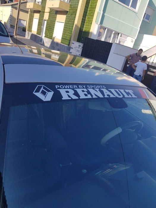 Renault megane 2004, com131.000kms,sensores des estacionamento na traseira, ecran tactil, inspecao feita.