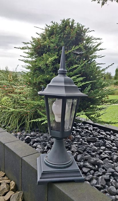 Lampa ogrodowa stojąca