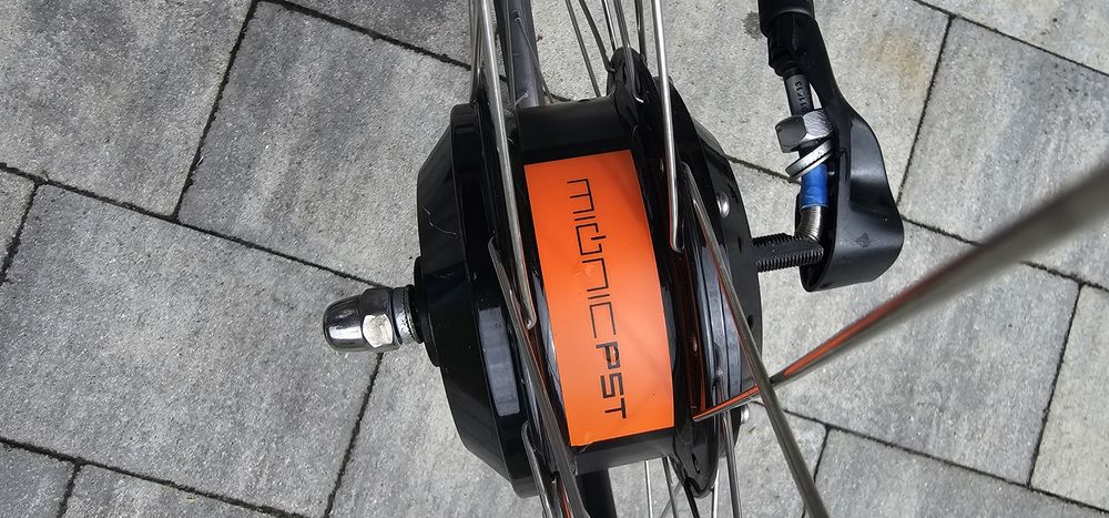 Felga aluminiowa obręcz rowerowa 28" z dynamem Tranz X