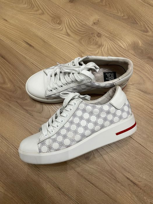 Жіночі білі шкіряні снікерcи кеди Vilena PRPY 37 розмір чудовий