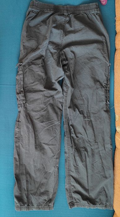 Spodnie damskie bojówki.