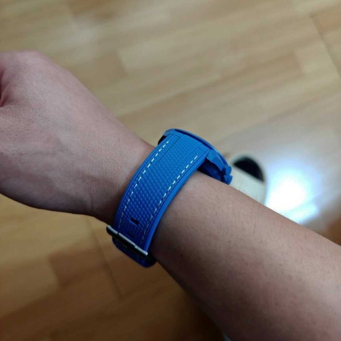 SO33N700 - niebieska pełnia w zegarku