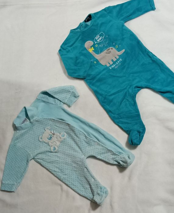 Blusas,casacos, macacão, sapatos para bebe menino,varios tamanhos.