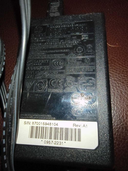 Ładowarka  Rower El.. 54,5 V A i zasilacze HP i zasilacz marki Laptop Power.