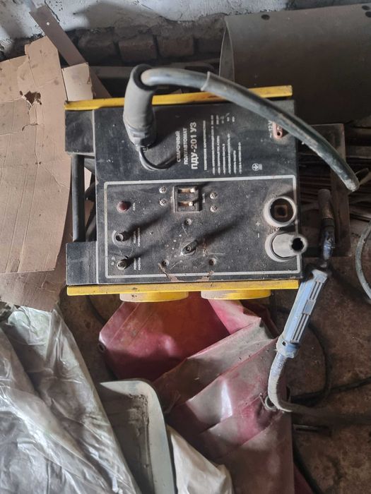 Зварвальний апарат ІСКРА ПОЛУАВТОМАТ  ( Апарати Якості СССР)