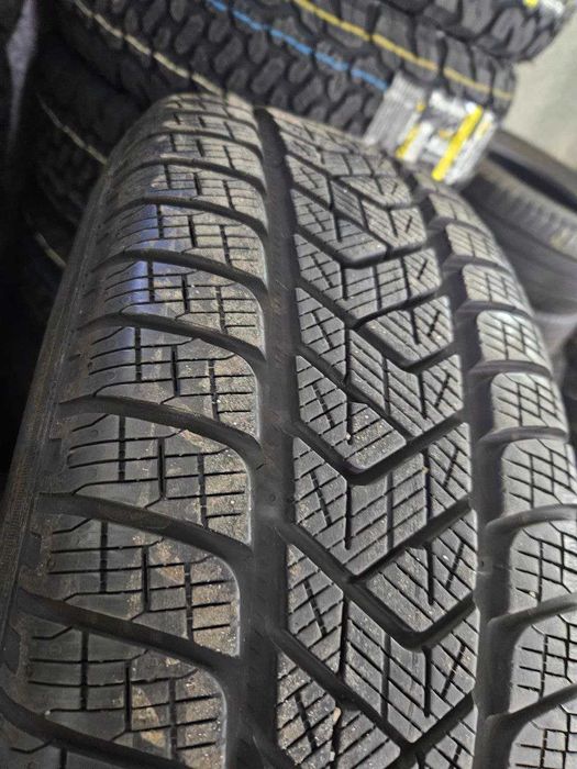 Диски в зборі VW 5/112 R17 6.5J ET38 dia 57.1mm + шини + колпаки