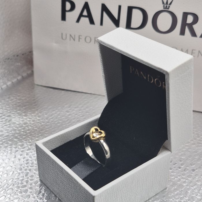 Anel Pandora coração dourado