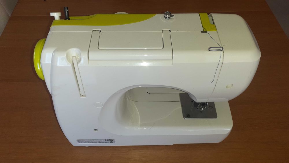 Máquina de costura (para peças)