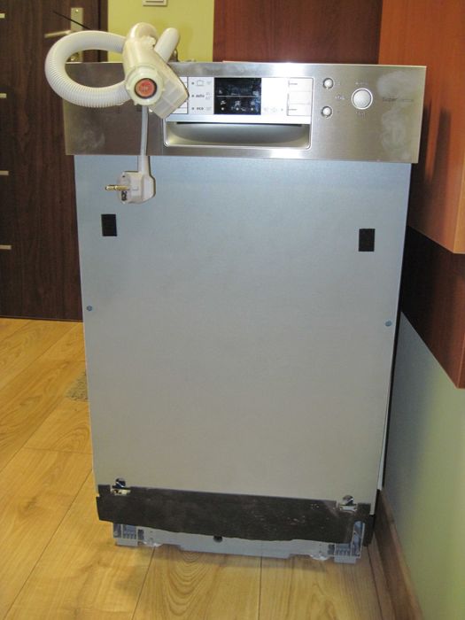 zmywarka do zabudowy 45 Bosch z widocznym panelem