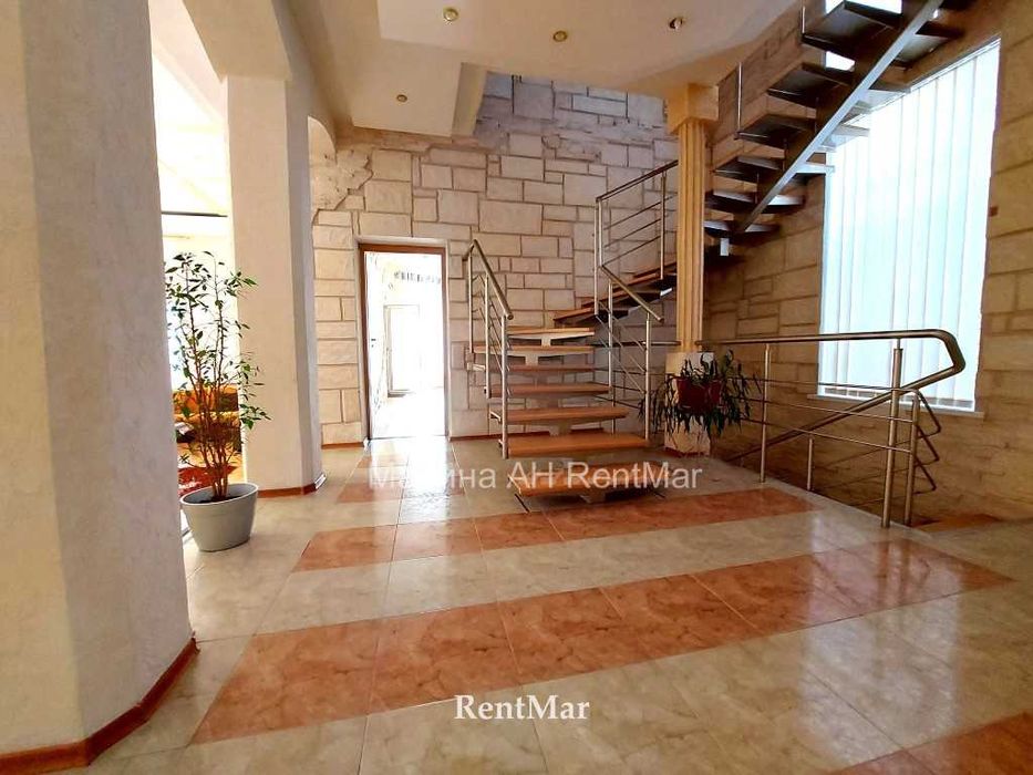 Добротный дом! Жилой подвал! 4 спальни  Б Фонтан Видео