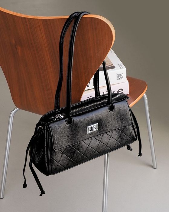 Стильна сумка в естетиці Chanel
