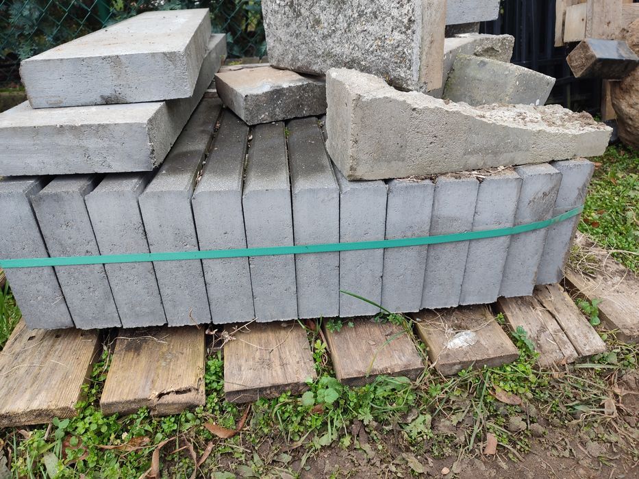 Krawężniki, obrzeża ogrodowe szare 67 sztuk