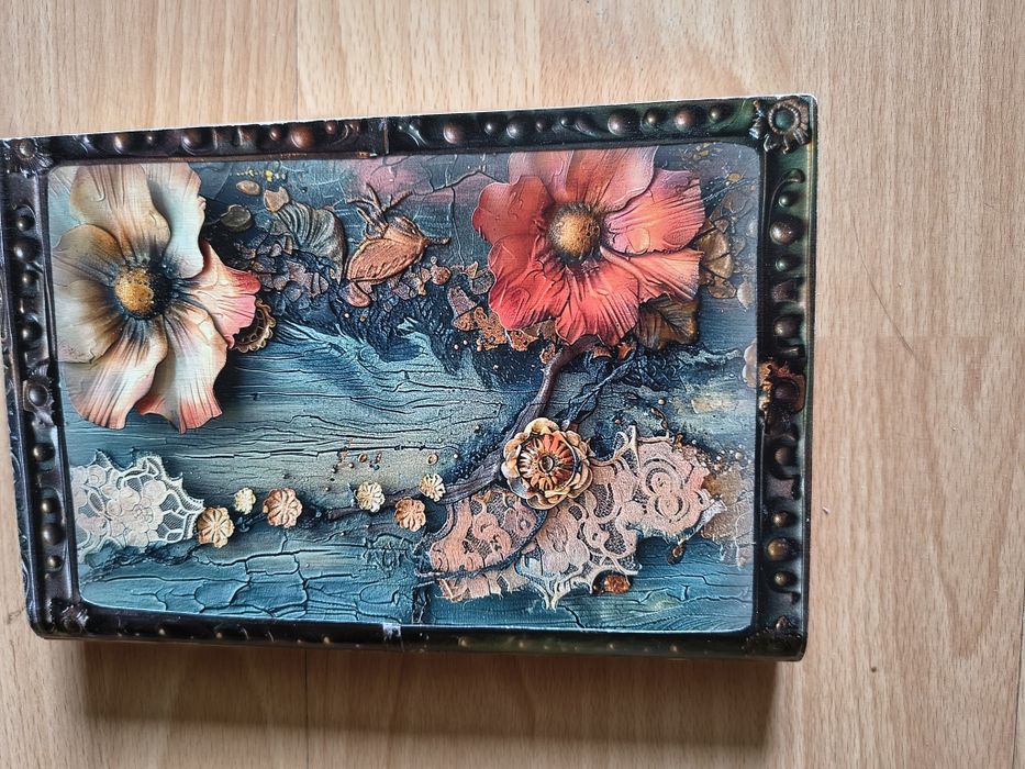 Puzderko, kuferek książkowy decoupage