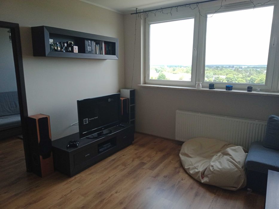 Mieszkanie dwu pokojowe, komórka lokatorska , garaż, centrum