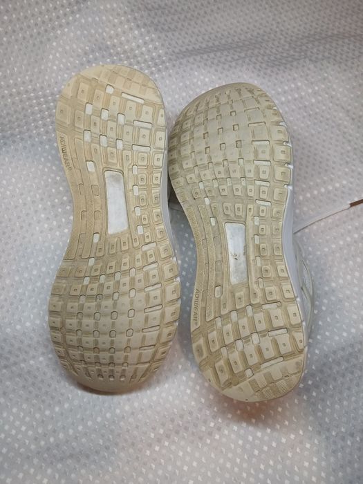 Легкі жіночі кросівки Adidas