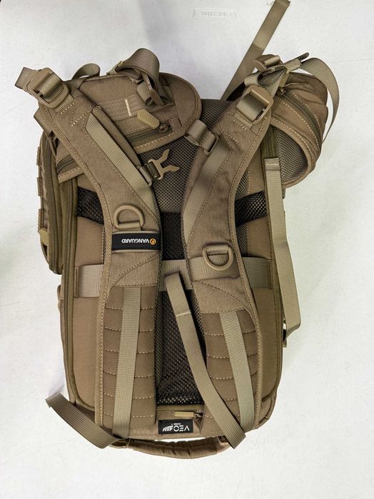 Mochila fotográfica Vanguard VEO 45m beige