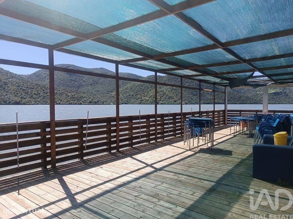 Terreno em Freixo de Espada à Cinta e Mazouco de 49572,00 m2