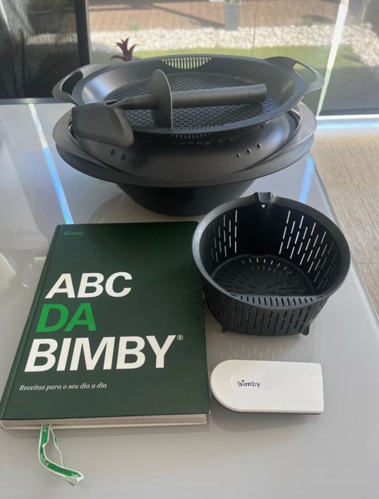 Bimby TM5 com todos os acessórios incluídos