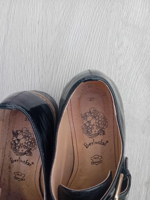 Sapatos 37 em pele