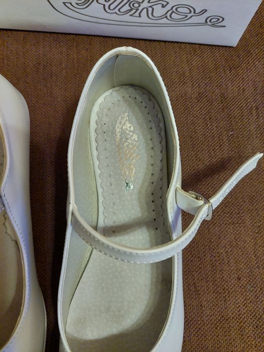 Buty białe / komunia święta / czółenka / baleriny /rozm. 35 SUPER STAN