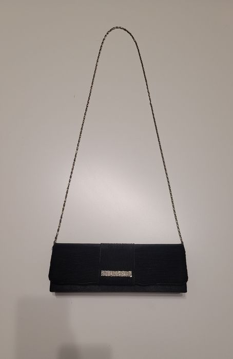 Czarna kopertówka wieczorowa