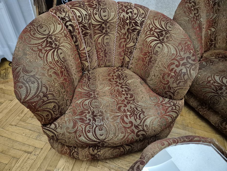 Продам диван 2 крісла і журнальний столик