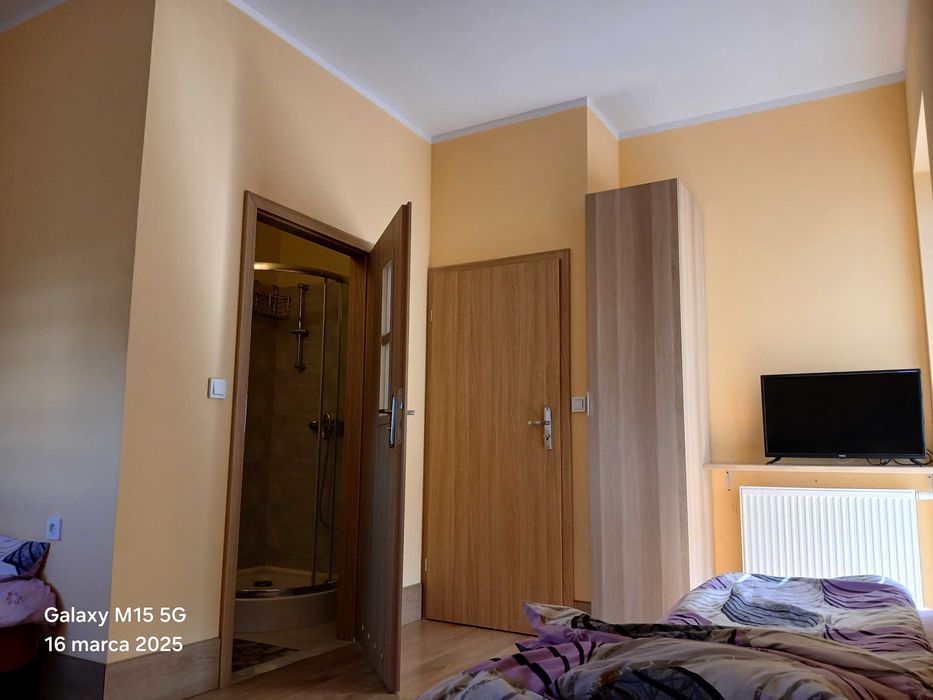 Pokoje Pracownicze z Łazienkami - Okolice M1