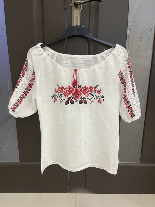 Женская рубашка вышиванка лен в отличном состояний