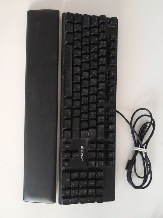 Kit Gamer c/ SmartTV 24", NPLAY Gaming Teclado, Rato e Auscultadores