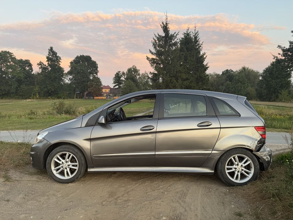 Mercedes Benz B klasa B180
