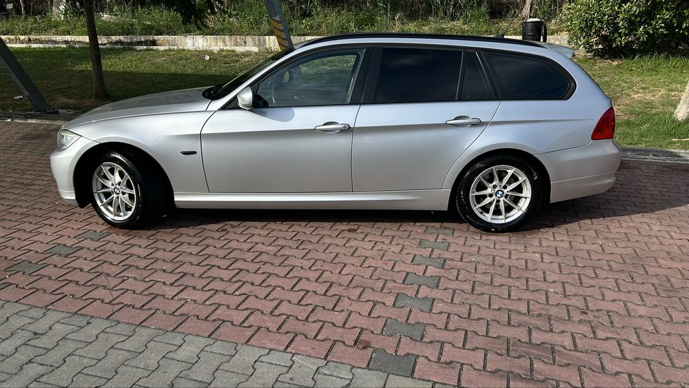 Bmw 320 D auto 2011 184cv