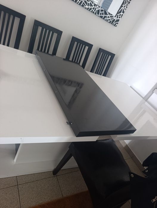 Mesa c/ 4 cadeiras