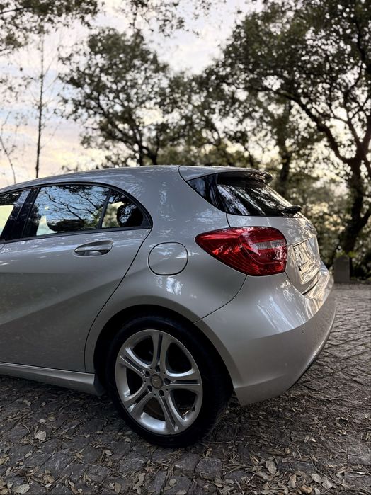 MERCEDES A180d IMACULADO