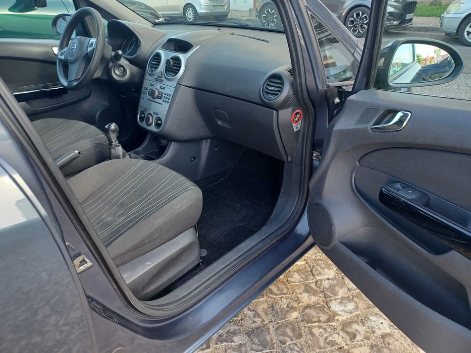 Opel Corsa 1.2 Enjoy 2010