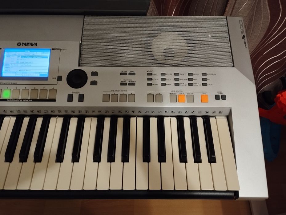 Yamaha PSR-S500 - Keyboard